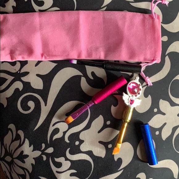 Makeup brushes - Picture 3 of 3